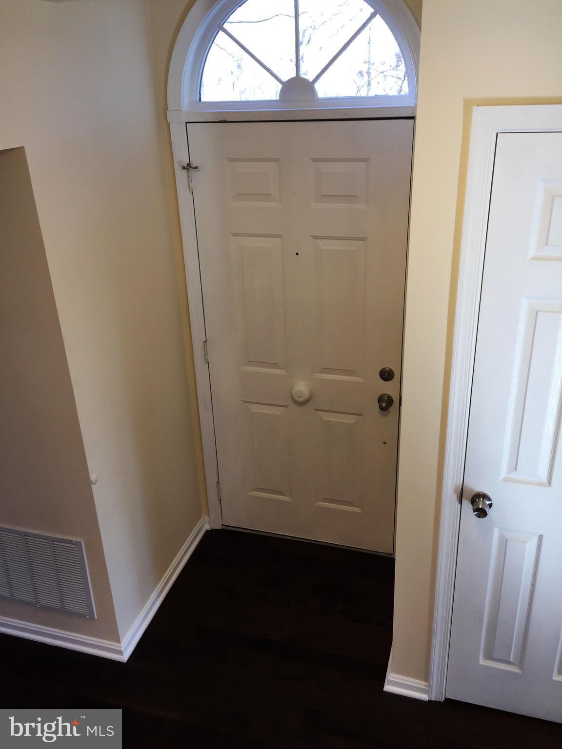 7203 Hidden Ridge Court Springfield, VA 22152 - Photo 3 of 29 Interior (General)