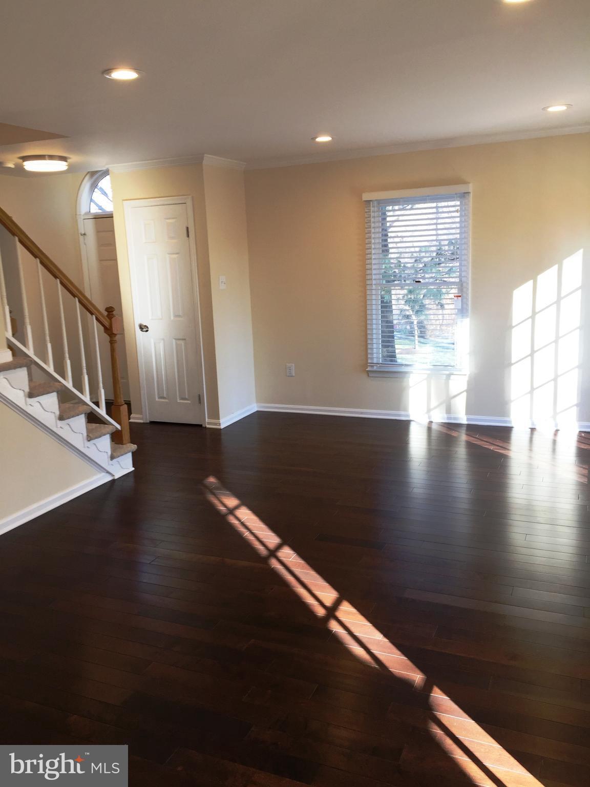 7203 Hidden Ridge Court Springfield, VA 22152 - Photo 4 of 29 Living Room