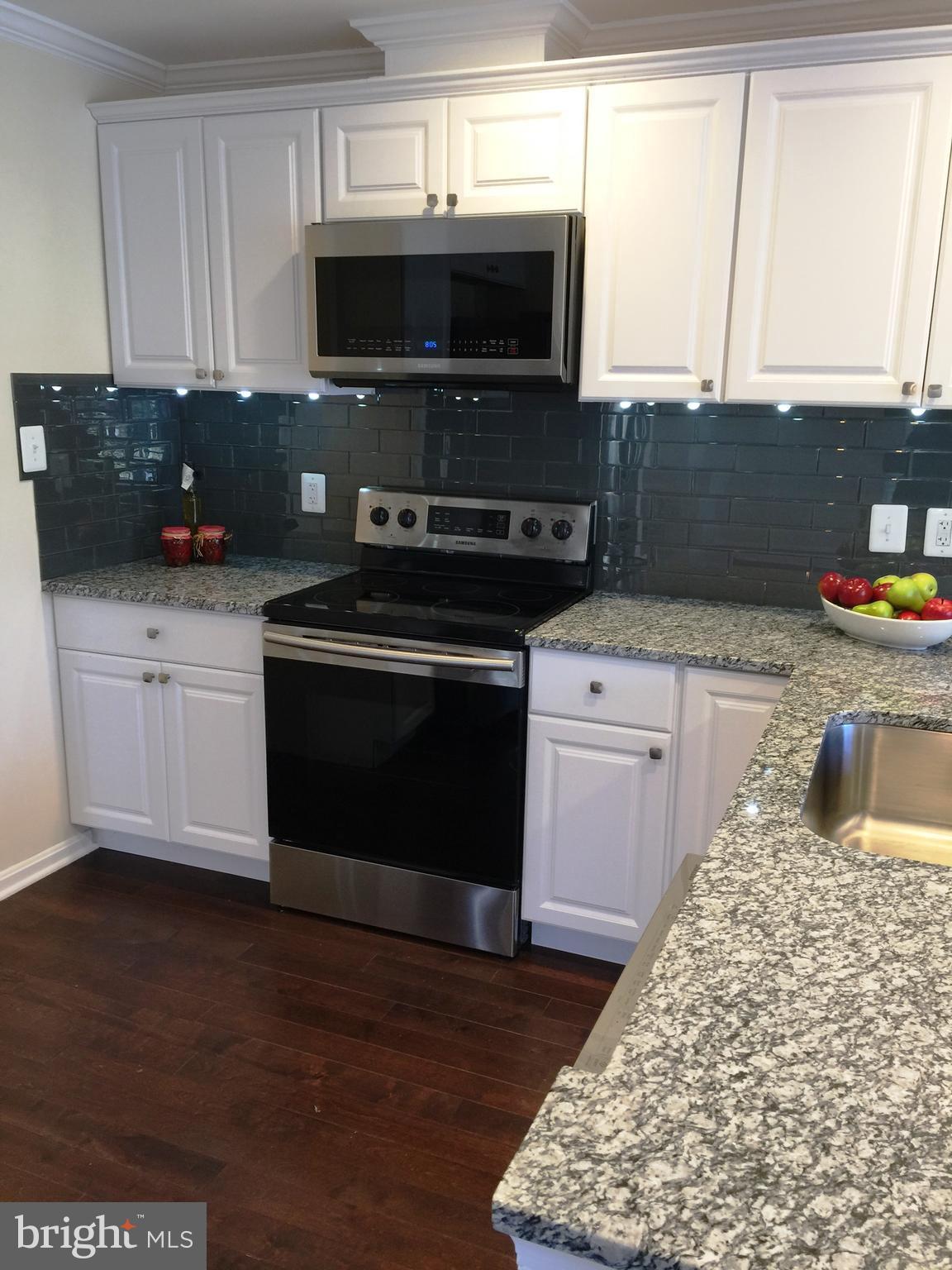 7203 Hidden Ridge Court Springfield, VA 22152 - Photo 10 of 29 Kitchen