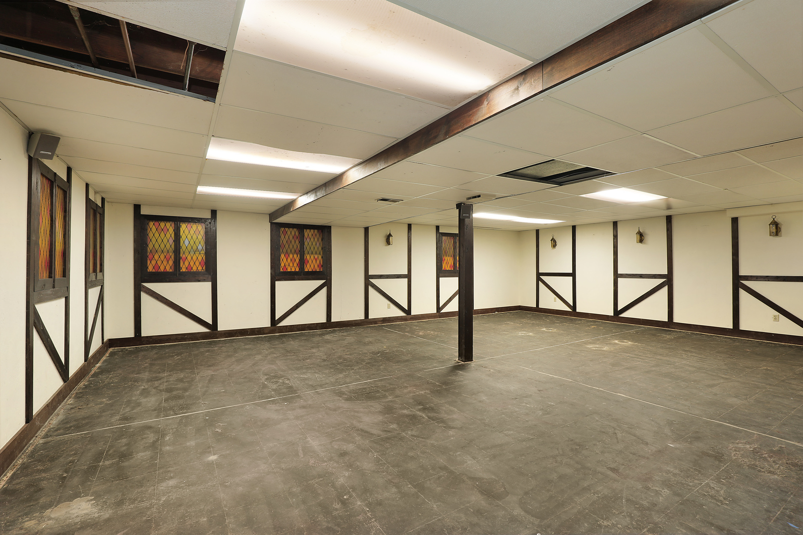 3815 Bordeaux Drive Northbrook, IL 60062 - Photo 31 of 56 a view of an empty room