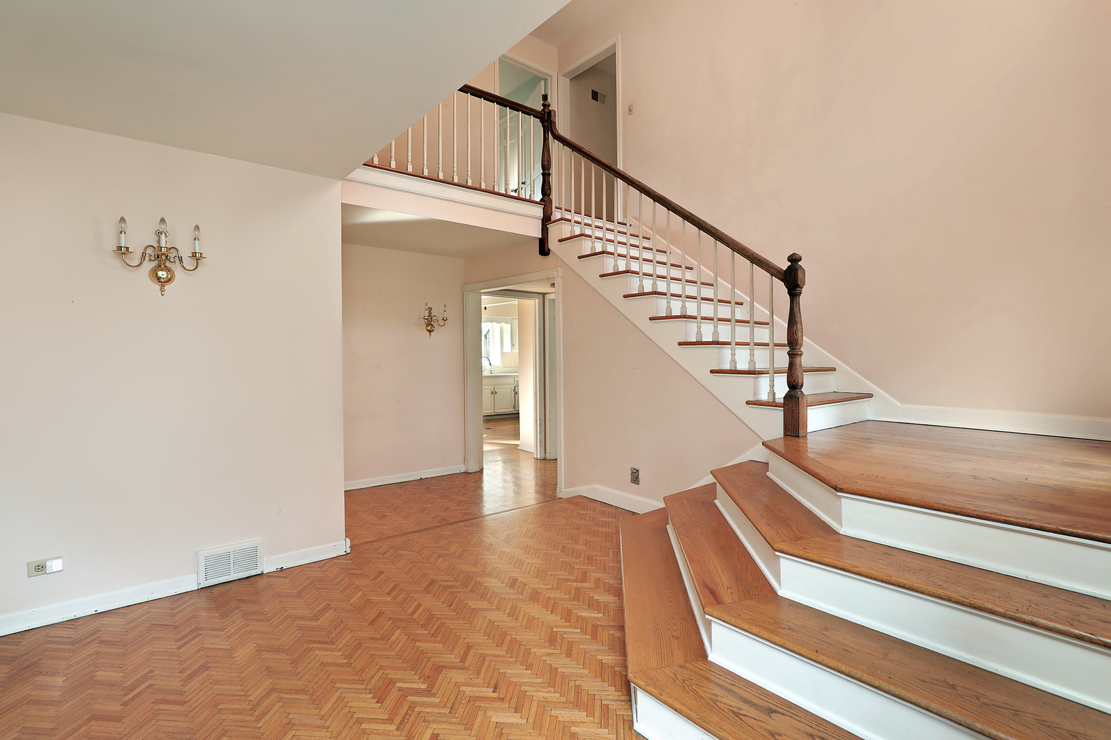 3815 Bordeaux Drive Northbrook, IL 60062 - Photo 4 of 56 a view of entryway and hall