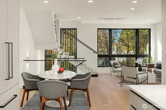 $1,899,000 | 413 99th Avenue Northeast, Bellevue, WA 98004