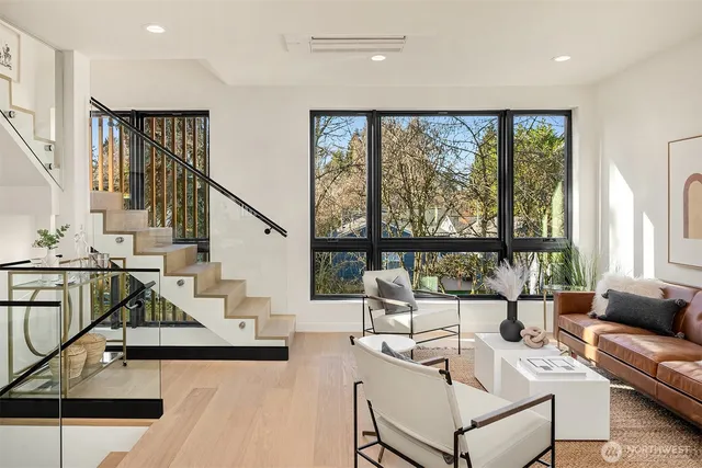 $1,899,000 | 413 99th Avenue Northeast, Bellevue, WA 98004