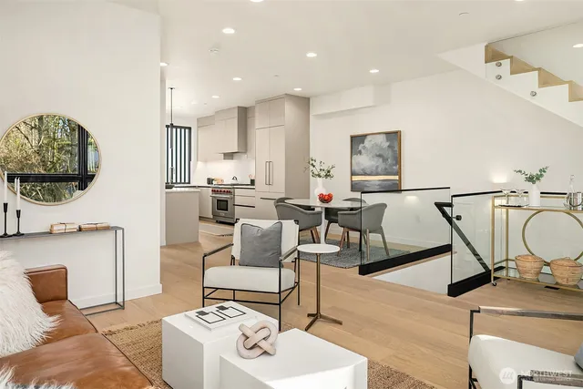 $1,899,000 | 413 99th Avenue Northeast, Bellevue, WA 98004