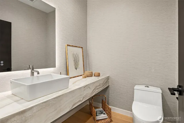 $1,899,000 | 413 99th Avenue Northeast, Bellevue, WA 98004