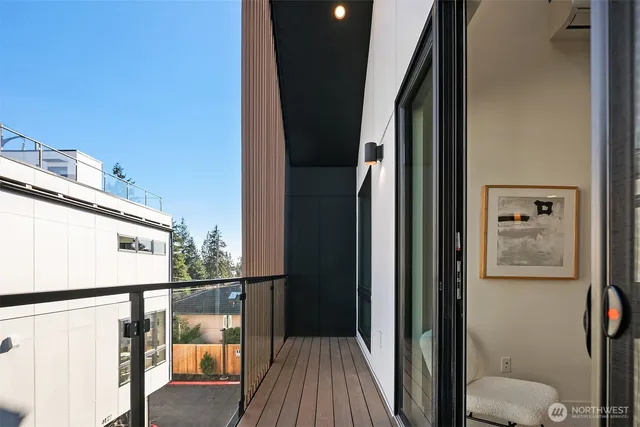 $1,899,000 | 413 99th Avenue Northeast, Bellevue, WA 98004