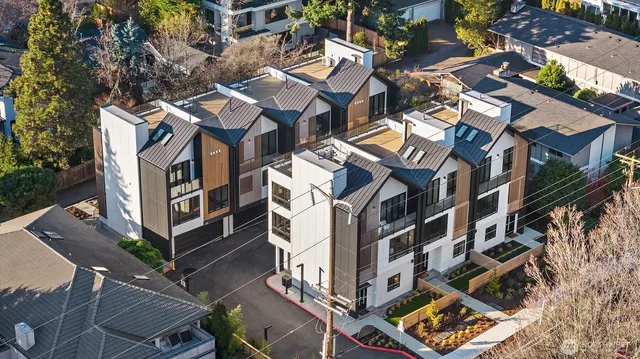 $1,899,000 | 413 99th Avenue Northeast, Bellevue, WA 98004