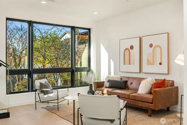 $1,899,000 | 413 99th Avenue Northeast, Bellevue, WA 98004