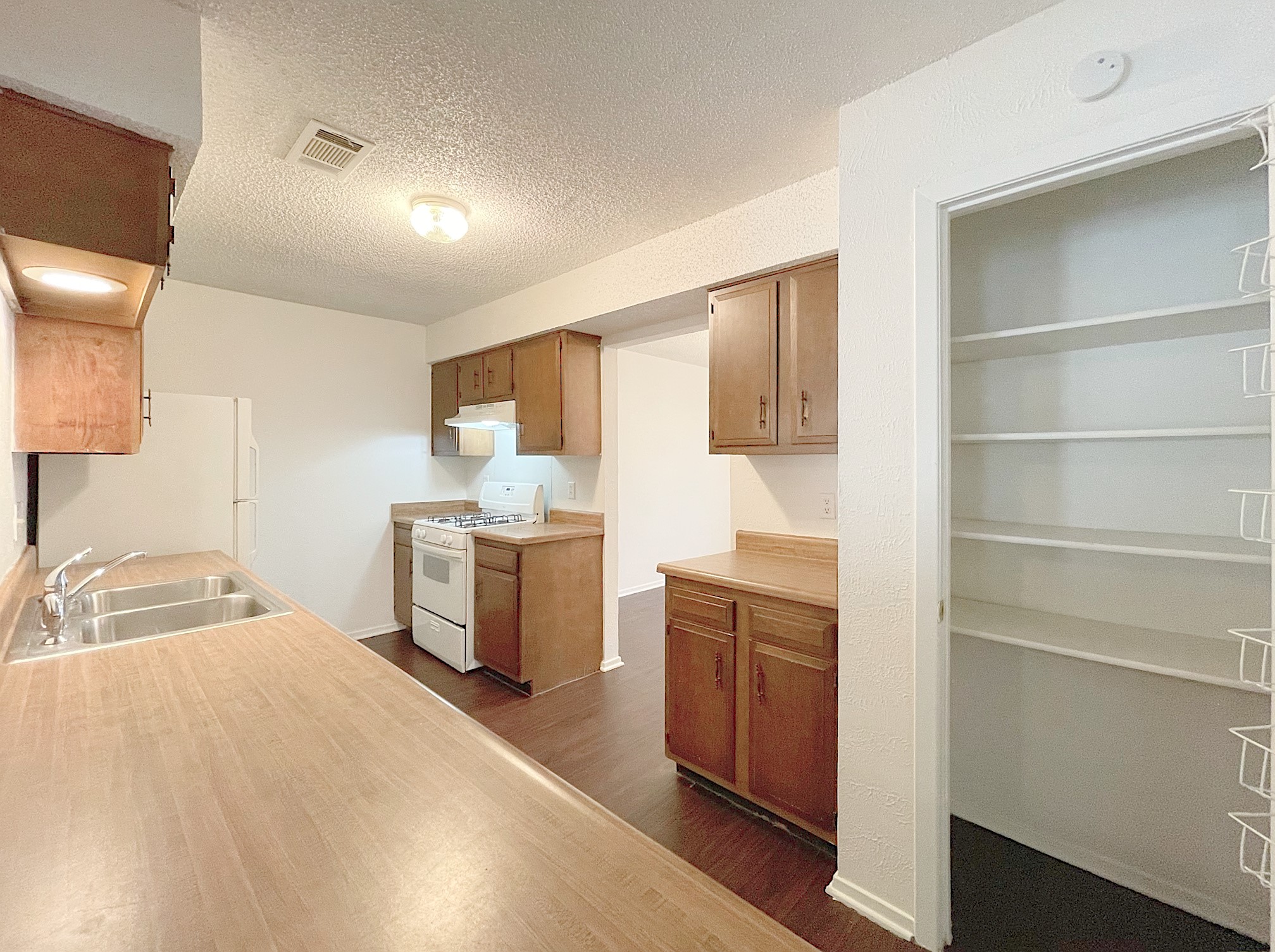 656 Mairo Street Austin, TX 78748 - Photo 6 of 20