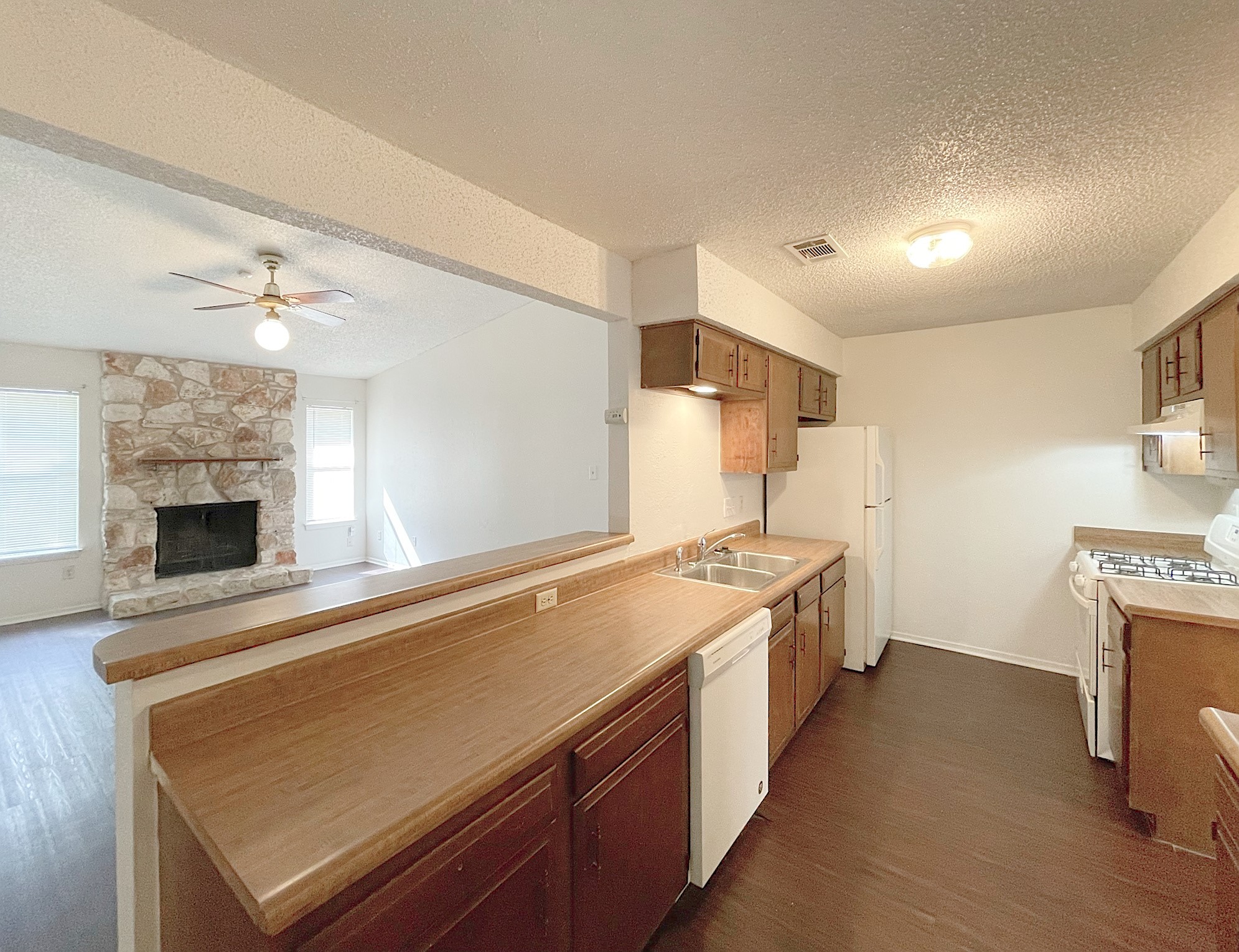 656 Mairo Street Austin, TX 78748 - Photo 7 of 20