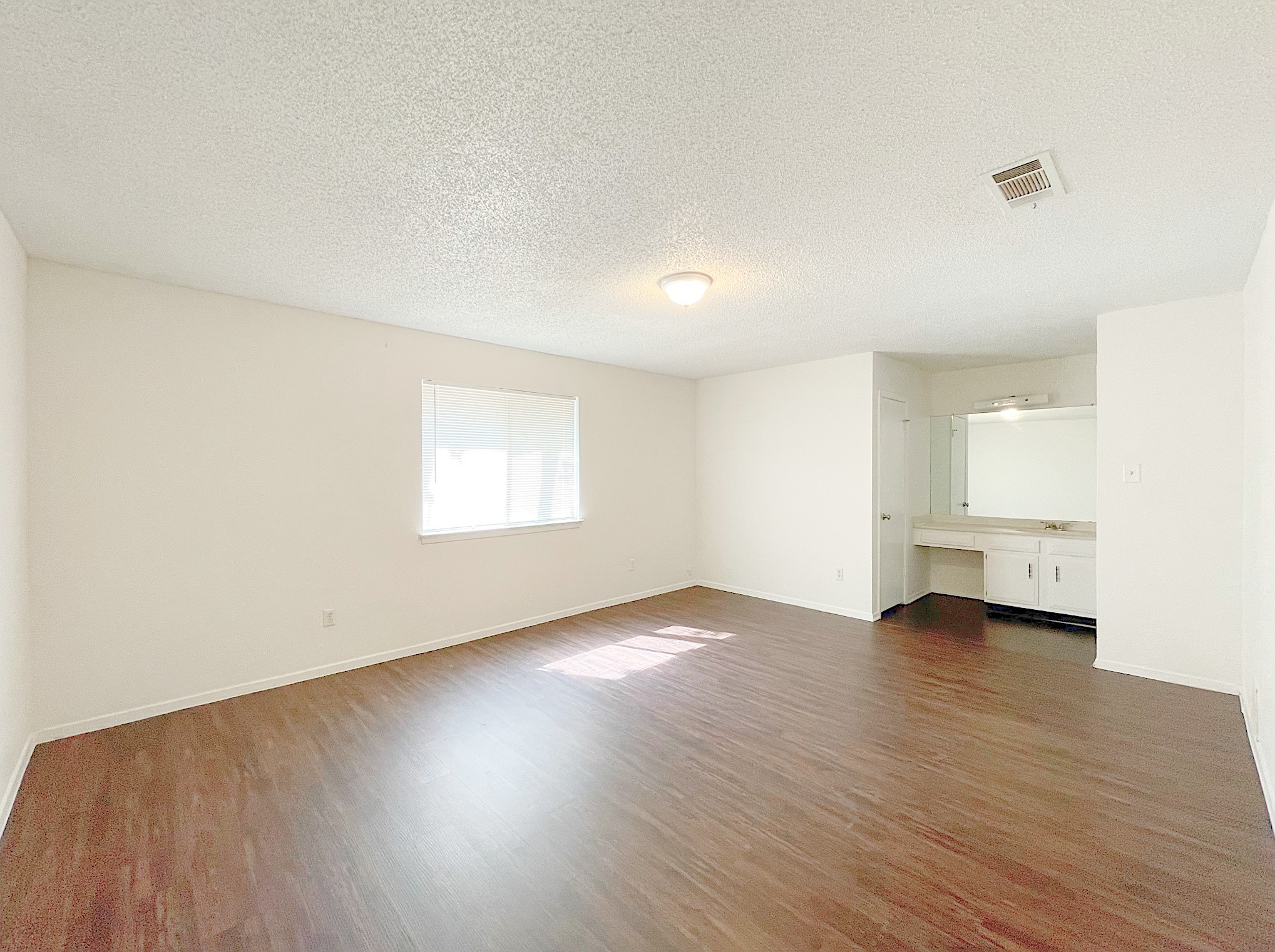 656 Mairo Street Austin, TX 78748 - Photo 8 of 20