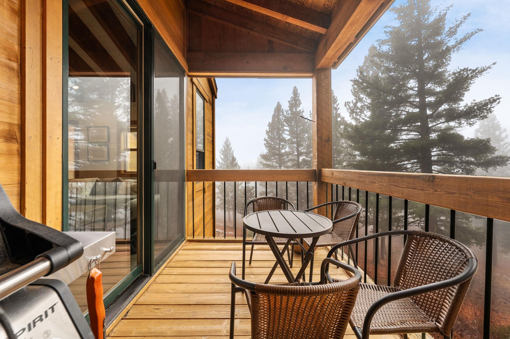 5085 Gold Bend Truckee, CA 96161 - Photo 17 of 22 a view of a chairs on the roof deck