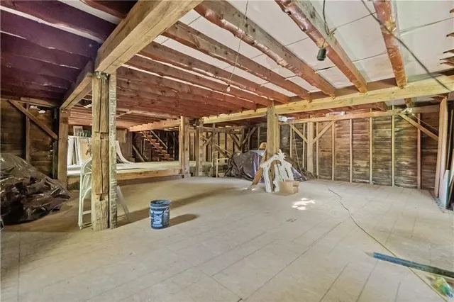 a view of a garage with stuff