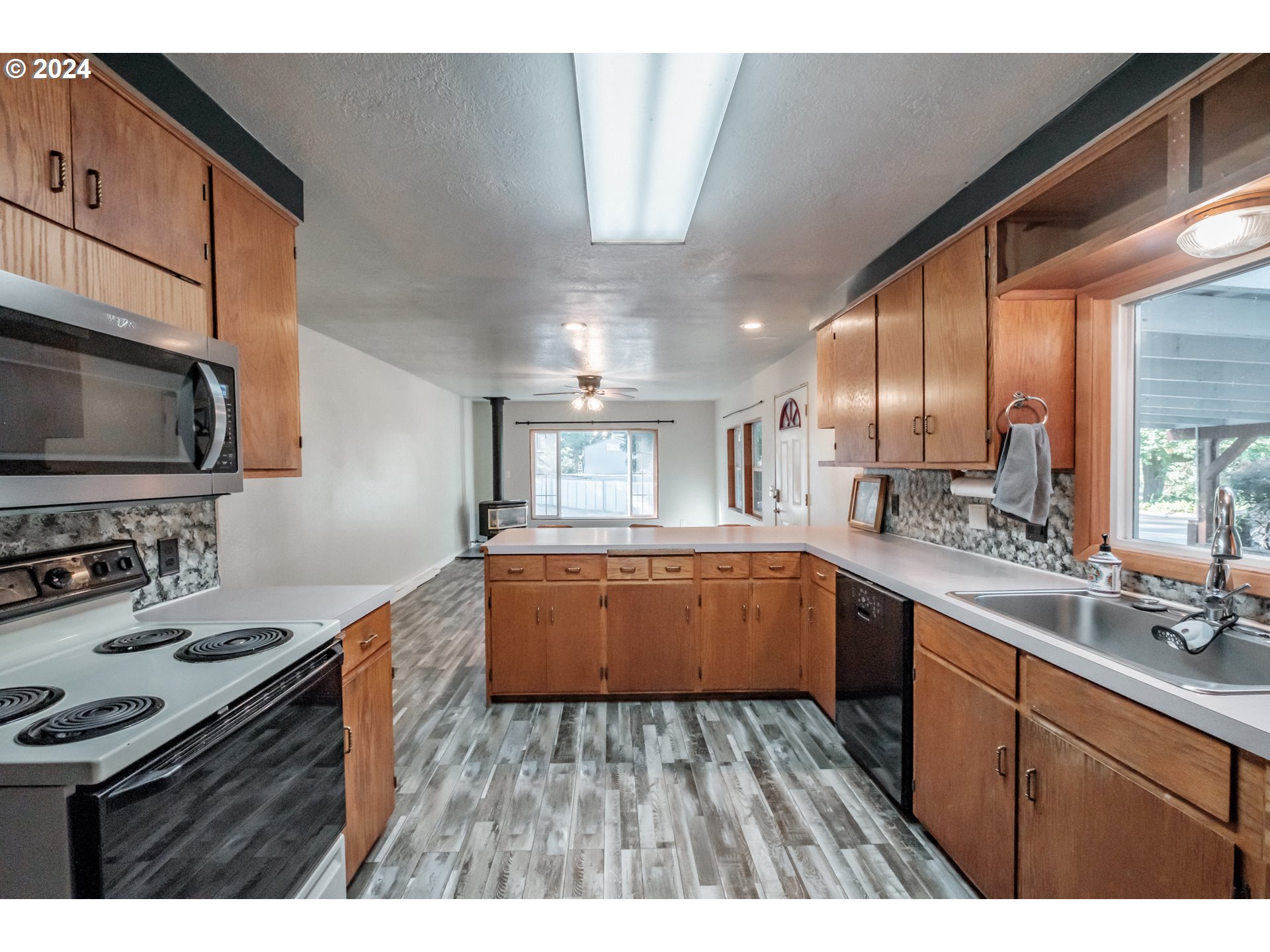 28429 Liberty Road Sweet Home, OR 97386 - Photo 10 of 36 Gallery Image 10