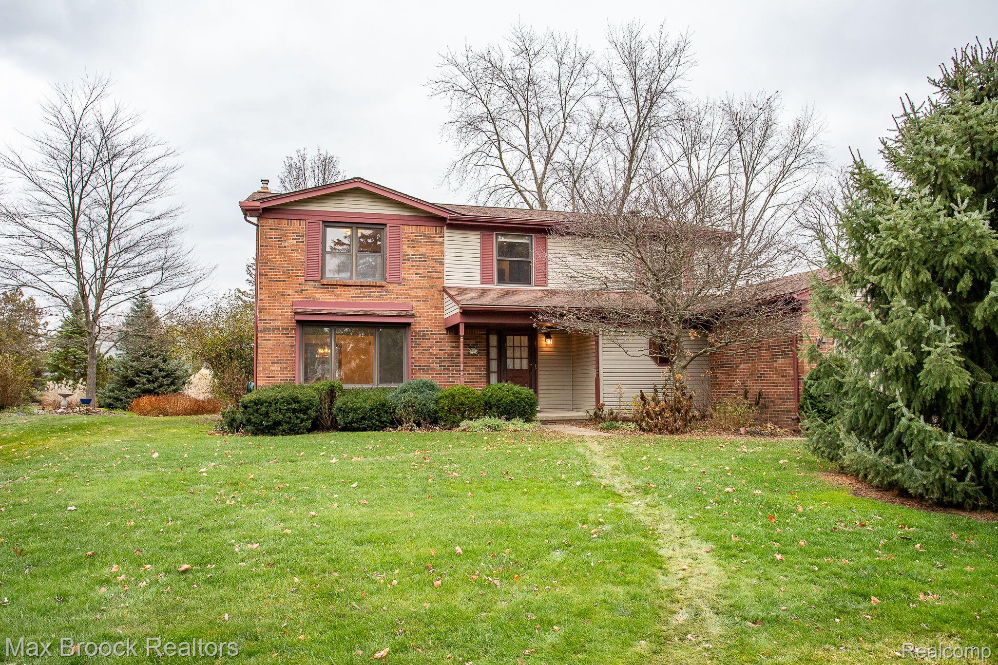 821 Hampton Circle Rochester, MI 48307 - Photo 4 of 60 Gallery Image 4