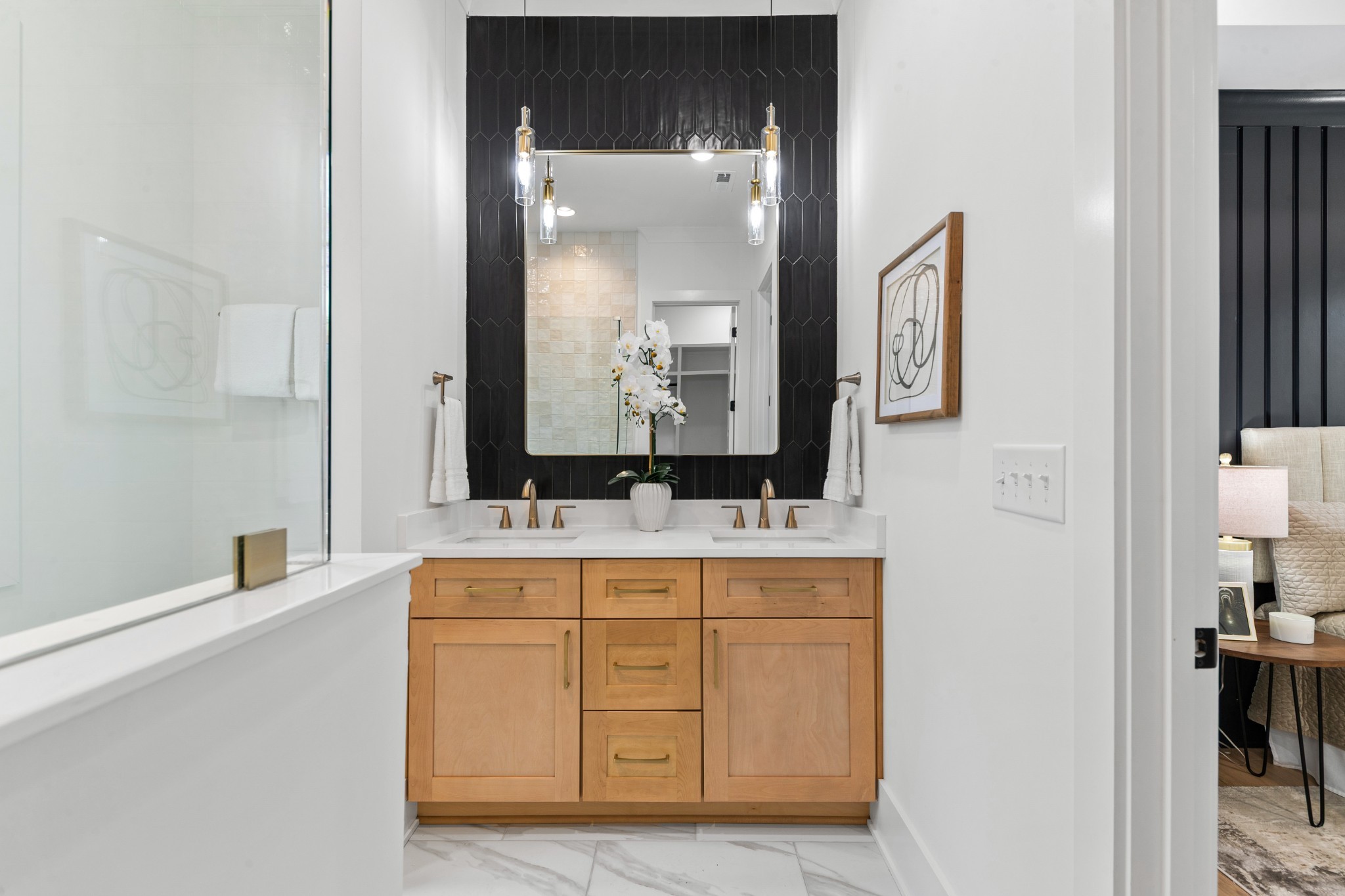 414 Conant Street Columbia, TN 38401 - Photo 22 of 48 a bathroom with a sink and a mirror