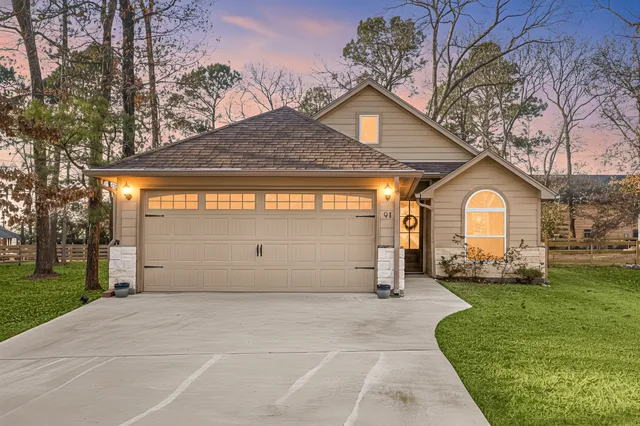 $310,000 | 91 Hillsborough Drive, Huntsville, TX 77340