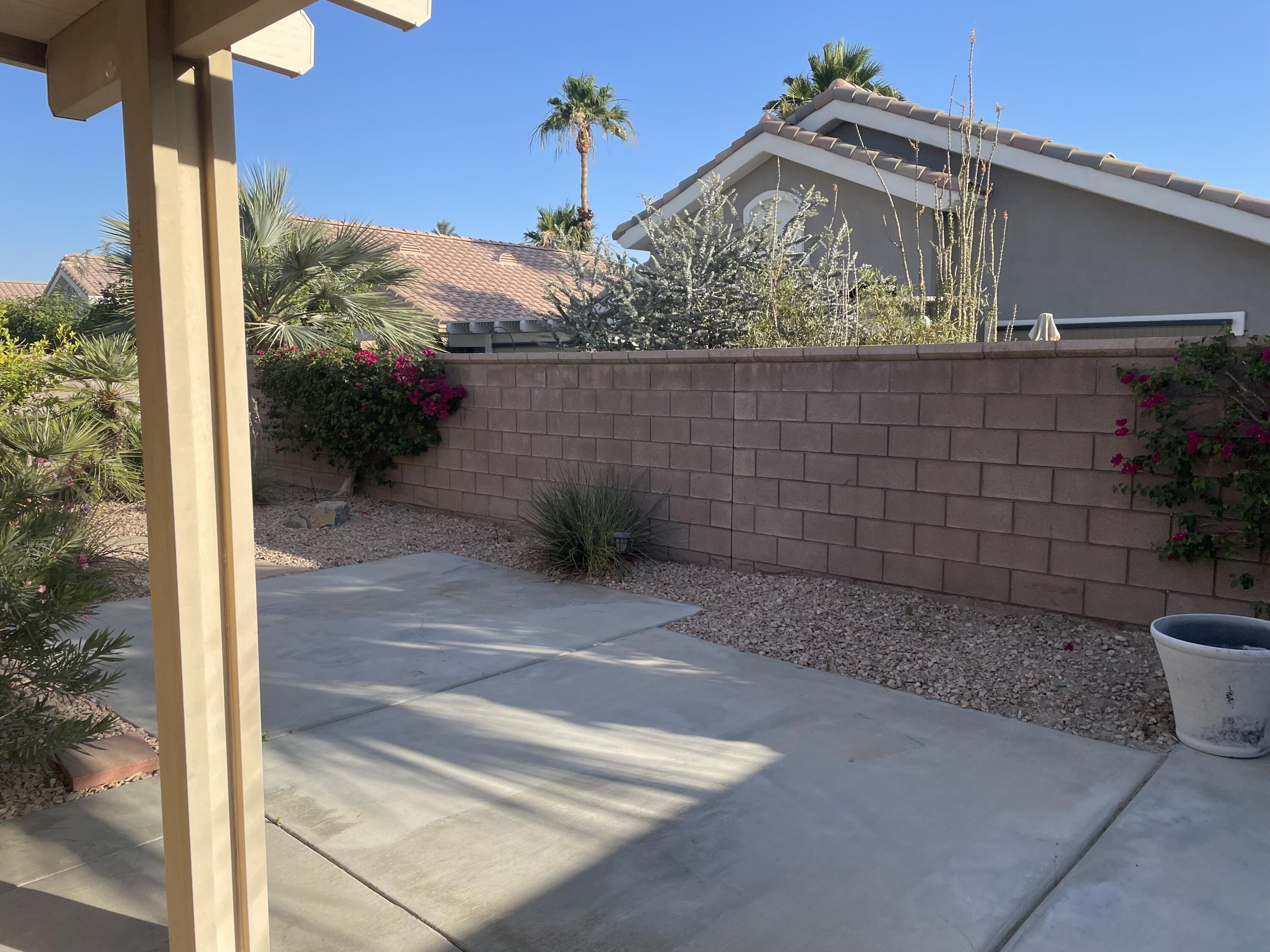 78724 Palm Tree Avenue Palm Desert, CA 92211 - Photo 14 of 14 a view of a backyard