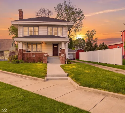 $274,900 | 835 South Harrison Street, Shelbyville, IN 46176