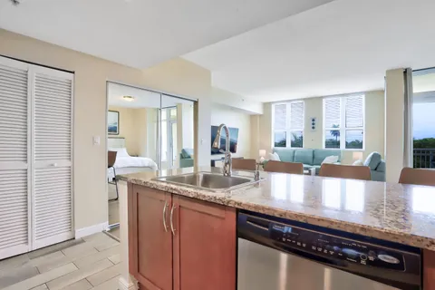 $285,000 | 400 North Federal Highway, Unit 308N, Boynton Beach, FL 33435