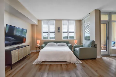 $285,000 | 400 North Federal Highway, Unit 308N, Boynton Beach, FL 33435