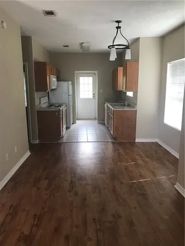 $1,500 | 2416 Berger Drive, Bryan, TX 77802