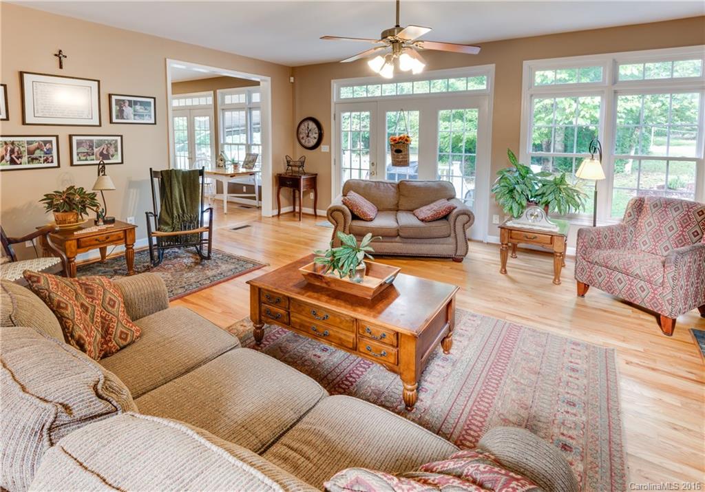 9715 Kerns Road Huntersville, NC 28078 - Photo 3 of 24 Gallery Image 3