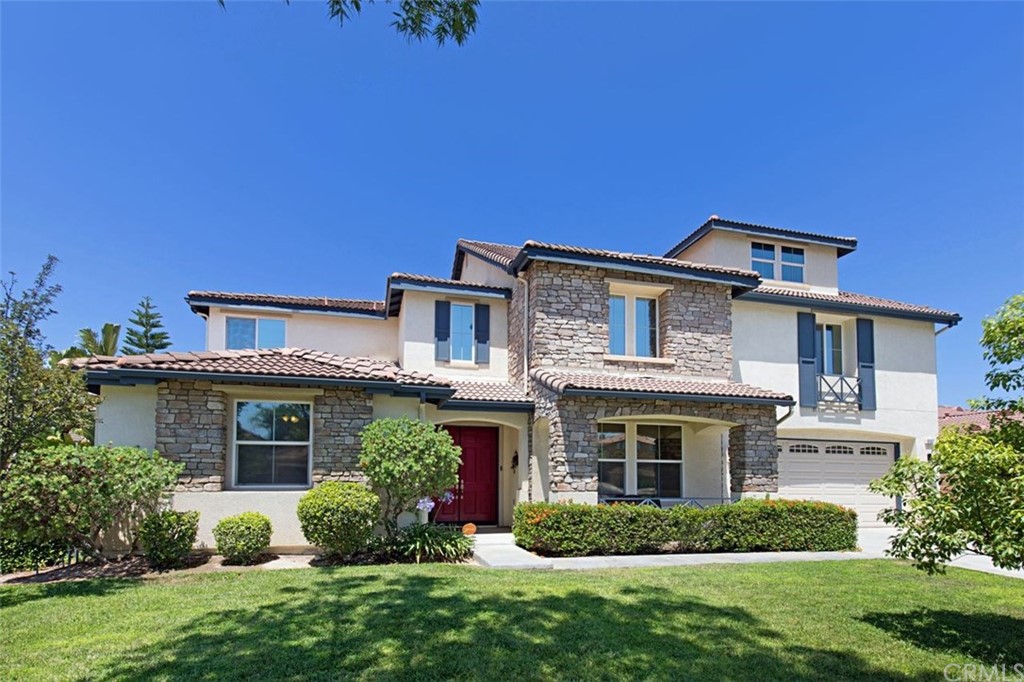 front view of house with a yard