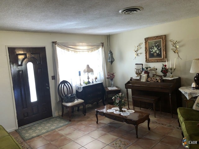 268 West Lancaster Road El Centro, CA 92243 - Photo 9 of 32 Gallery Image 9