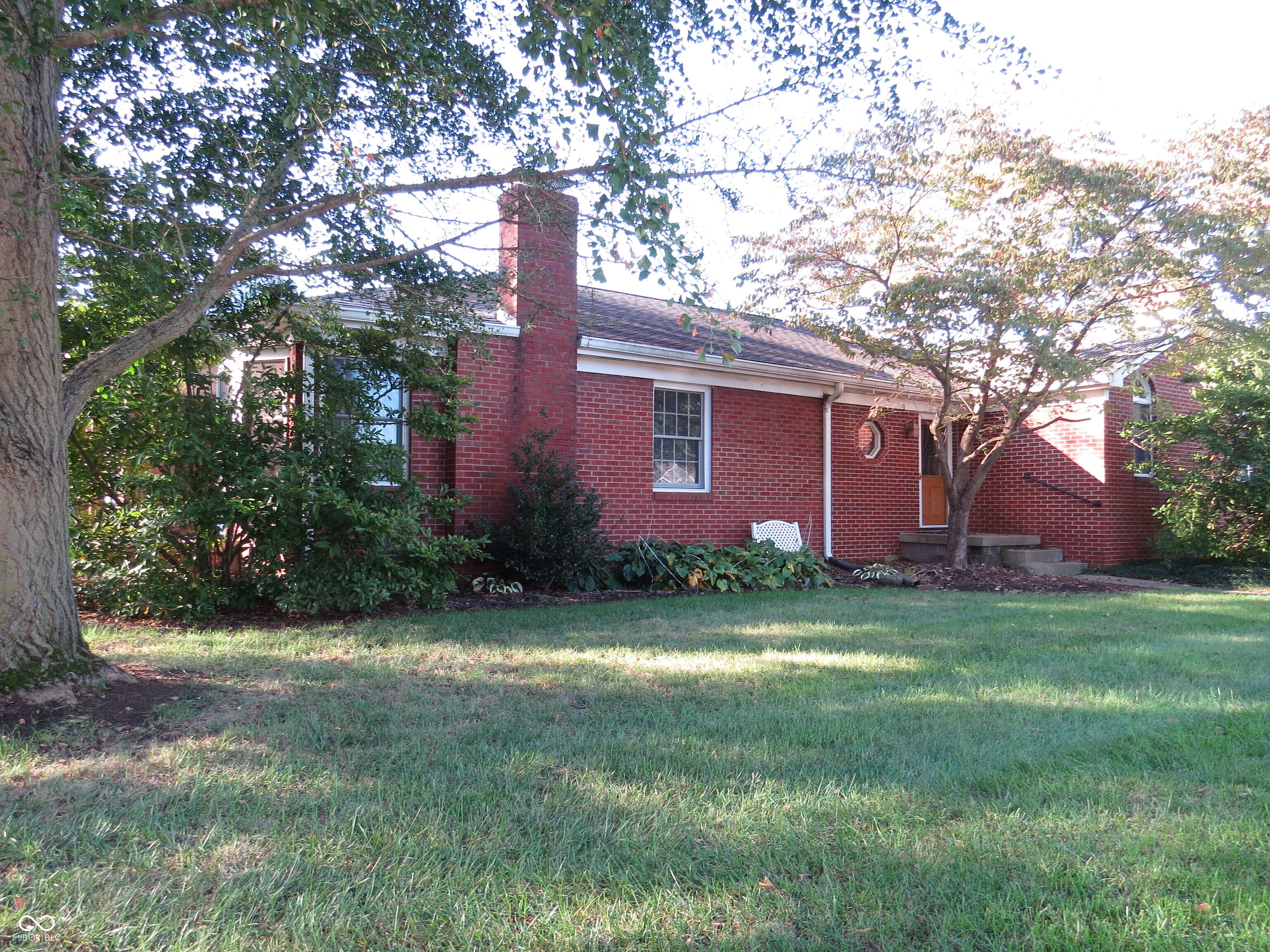 2250 Sycamore Street Columbus, IN 47201 - Photo 3 of 59