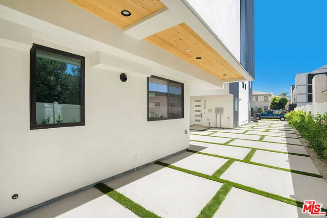 a view of an entryway