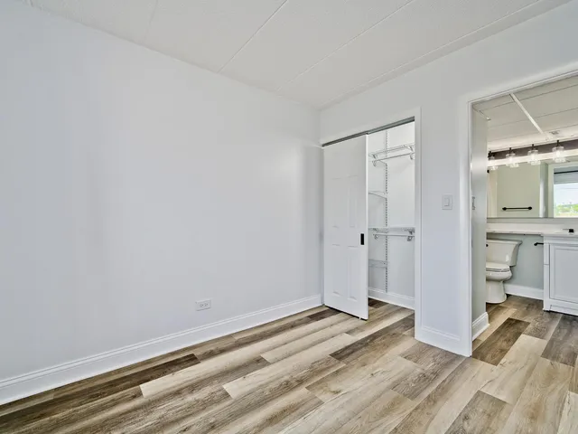 $2,300 | 3849 North Parkway Drive, Unit 2A, Northbrook, IL 60062