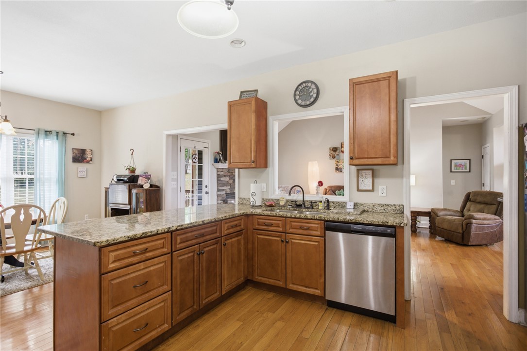 520 Serria Way Seneca, SC 29678 - Photo 8 of 33