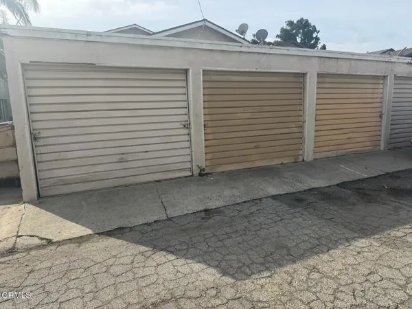 a view of a garage
