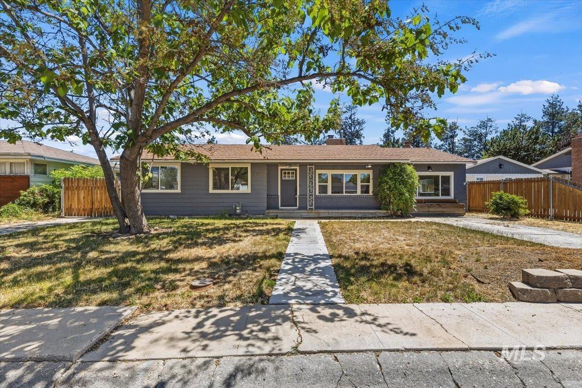 820 Baker Street Boise, ID 83706 - Photo 1 of 26