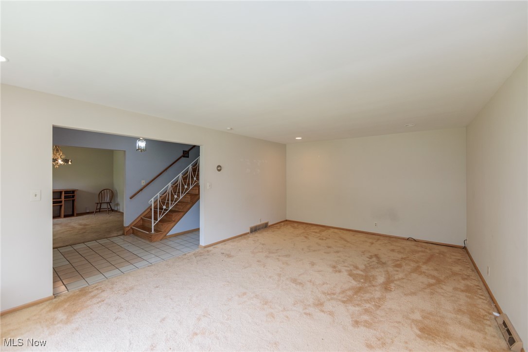 2375 Glendon Road Cleveland, OH 44118 - Photo 3 of 49 Gallery Image 3