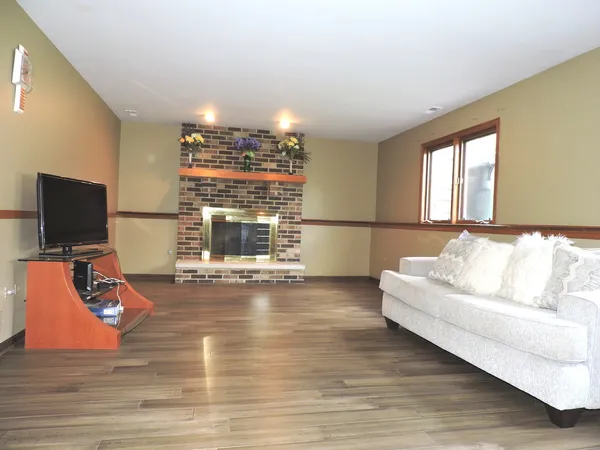 $344,900 | 6931 Coachwood Trail, Tinley Park, IL 60477