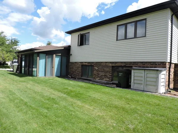 $344,900 | 6931 Coachwood Trail, Tinley Park, IL 60477