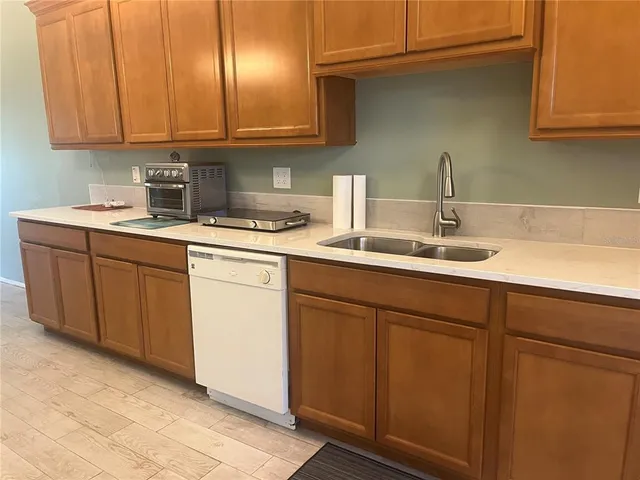 $1,850 | 10700 41st Court North, Clearwater, FL 33762