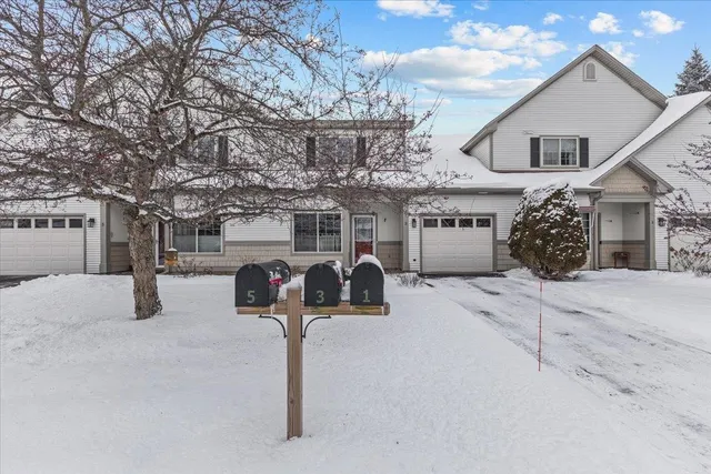 $464,900 | 3 Forest Run Road, Williston, VT 05495