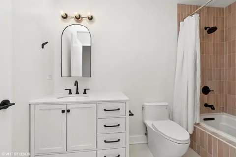 $675,000 | 849 North Franklin Street, Unit 1112, Chicago, IL 60610