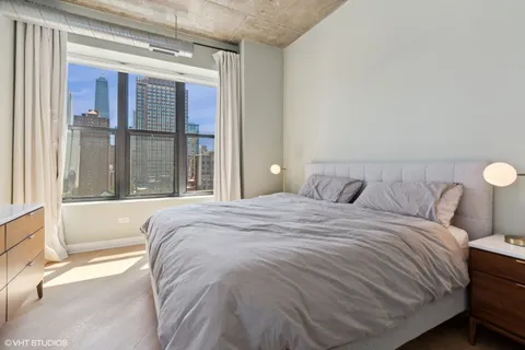 $675,000 | 849 North Franklin Street, Unit 1112, Chicago, IL 60610