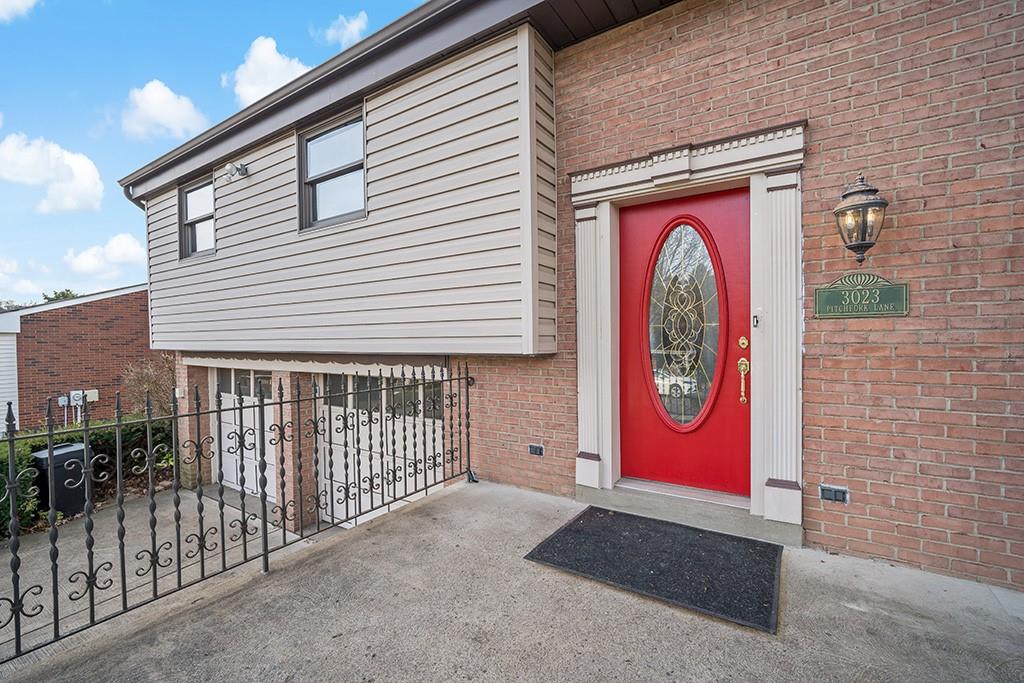 3023 Pitchfork Drive McKees Rocks, PA 15136 - Photo 2 of 25 Gallery Image 2