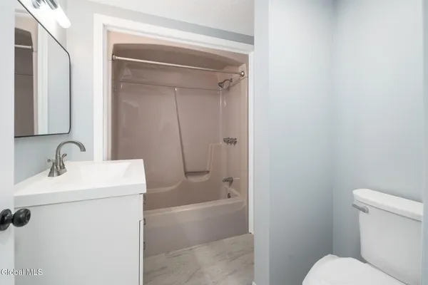 $449,999 | 5 Norland Court, Wilton, NY 12866