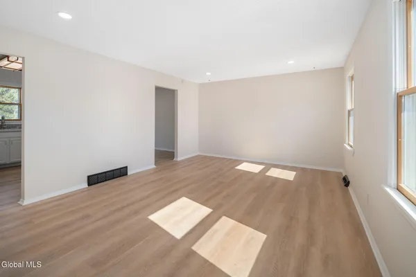 $449,999 | 5 Norland Court, Wilton, NY 12866