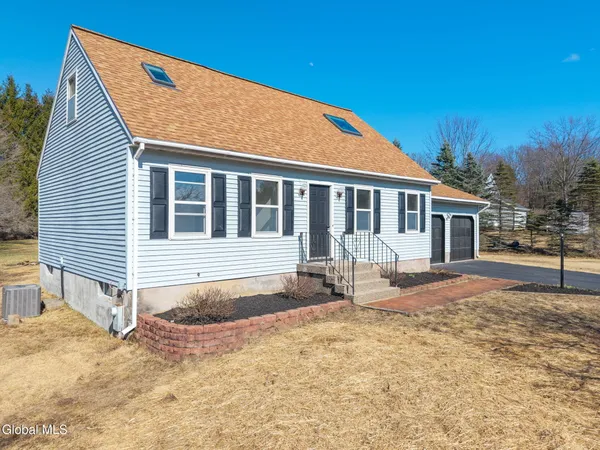 $449,999 | 5 Norland Court, Wilton, NY 12866