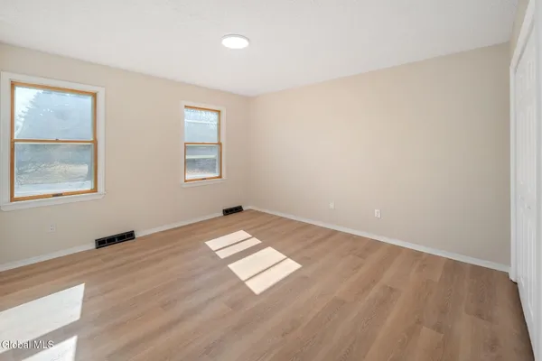 $449,999 | 5 Norland Court, Wilton, NY 12866