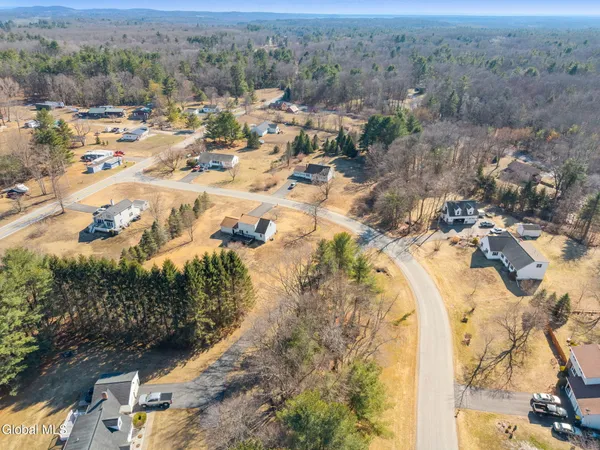 $449,999 | 5 Norland Court, Wilton, NY 12866