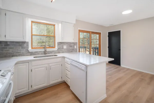 $449,999 | 5 Norland Court, Wilton, NY 12866