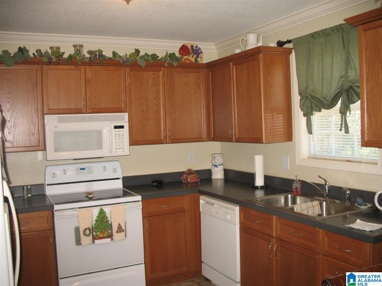 1010 Sunset Way Odenville, AL 35120 - Photo 4 of 32